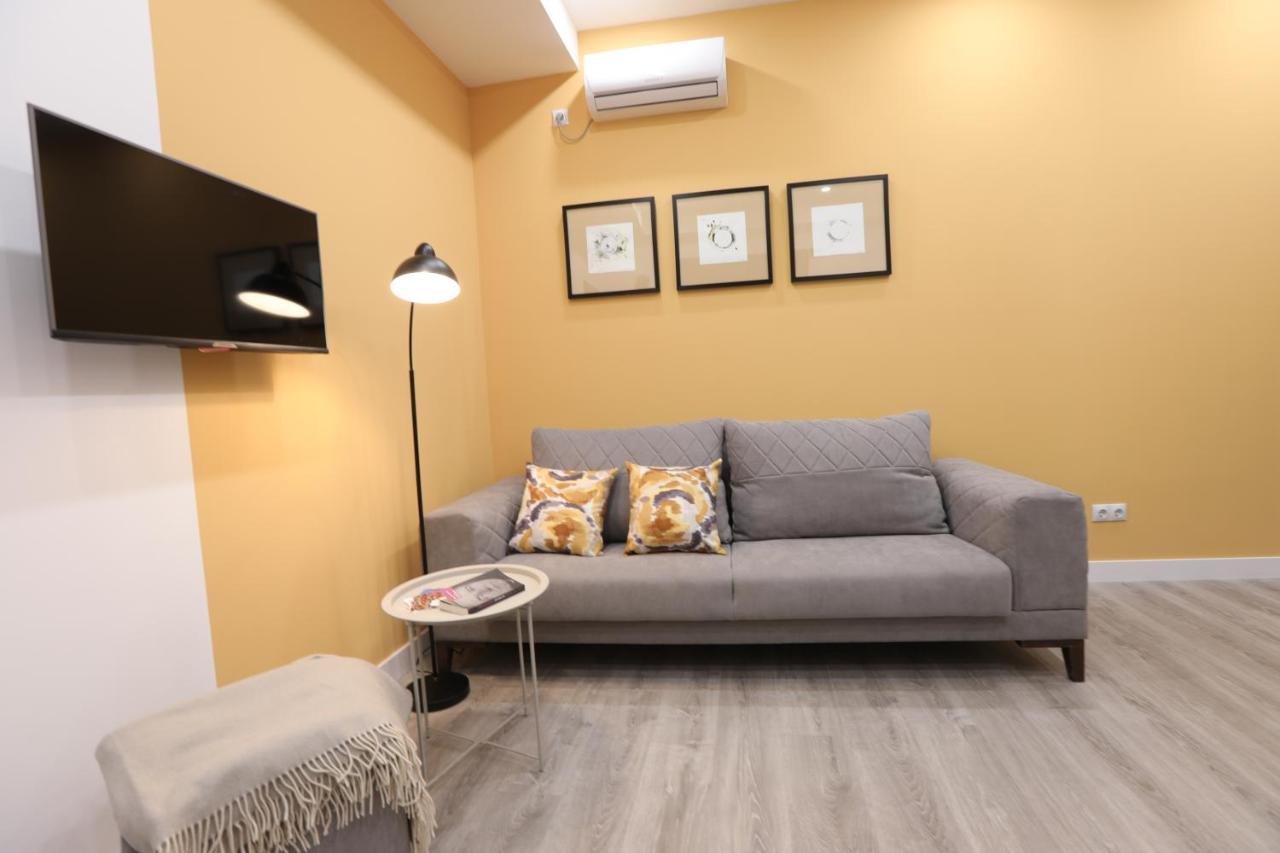 Hotelise I Blue-Poppy Apartment Yerevan Ngoại thất bức ảnh
