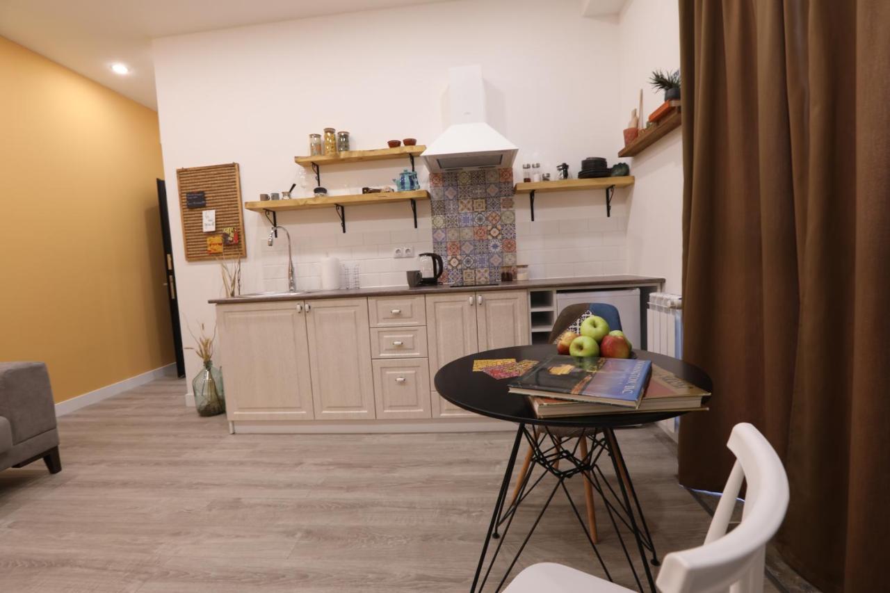 Hotelise I Blue-Poppy Apartment Yerevan Ngoại thất bức ảnh