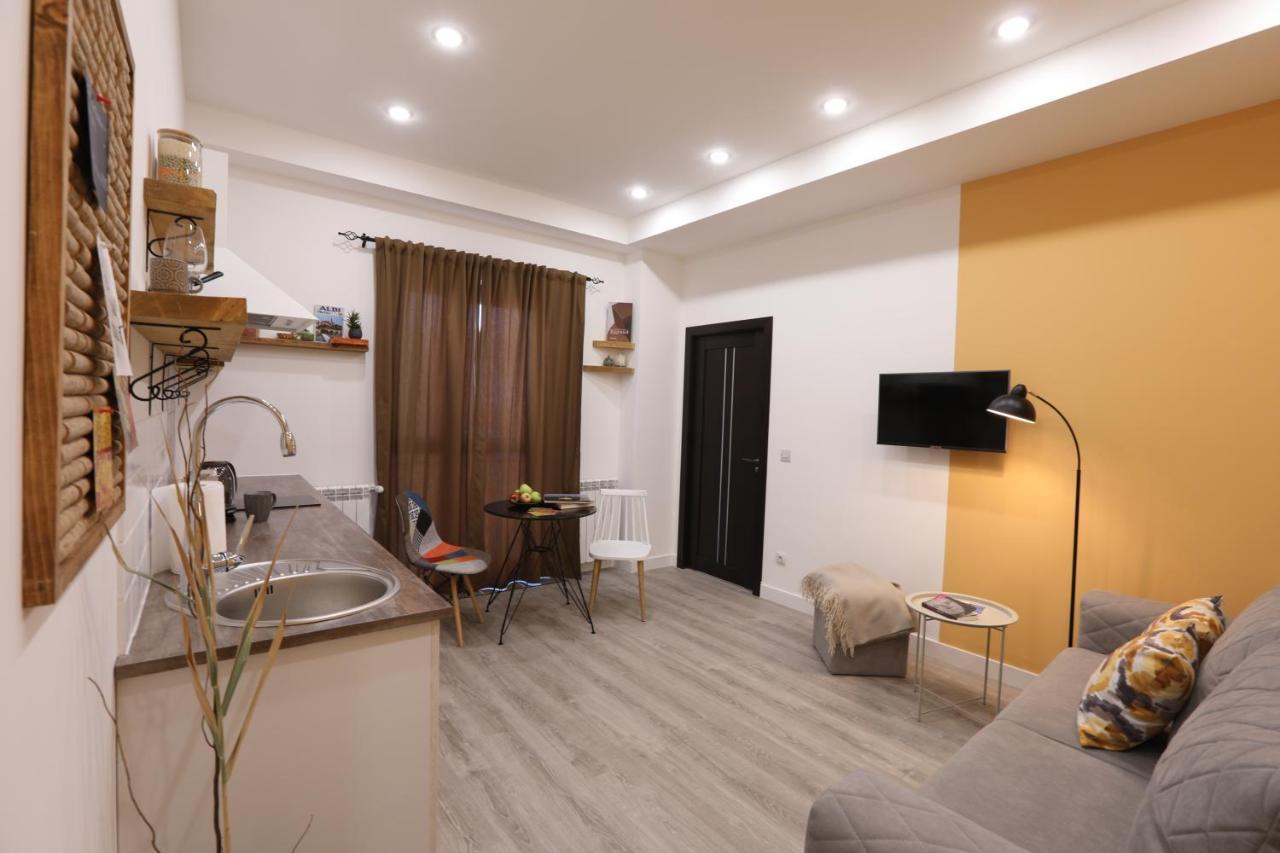 Hotelise I Blue-Poppy Apartment Yerevan Ngoại thất bức ảnh