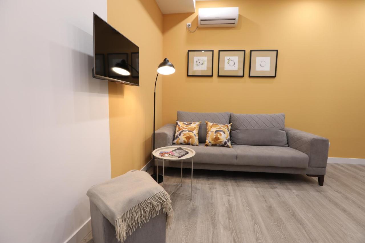 Hotelise I Blue-Poppy Apartment Yerevan Ngoại thất bức ảnh