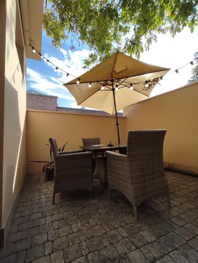 Hotelise I Blue-Poppy Apartment Yerevan Ngoại thất bức ảnh