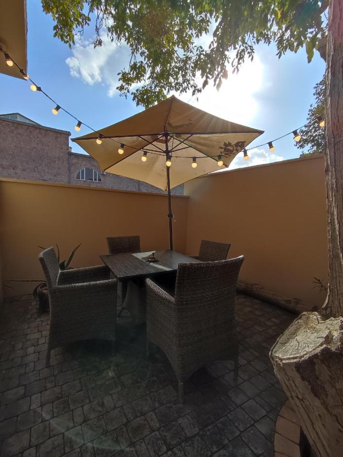 Hotelise I Blue-Poppy Apartment Yerevan Ngoại thất bức ảnh