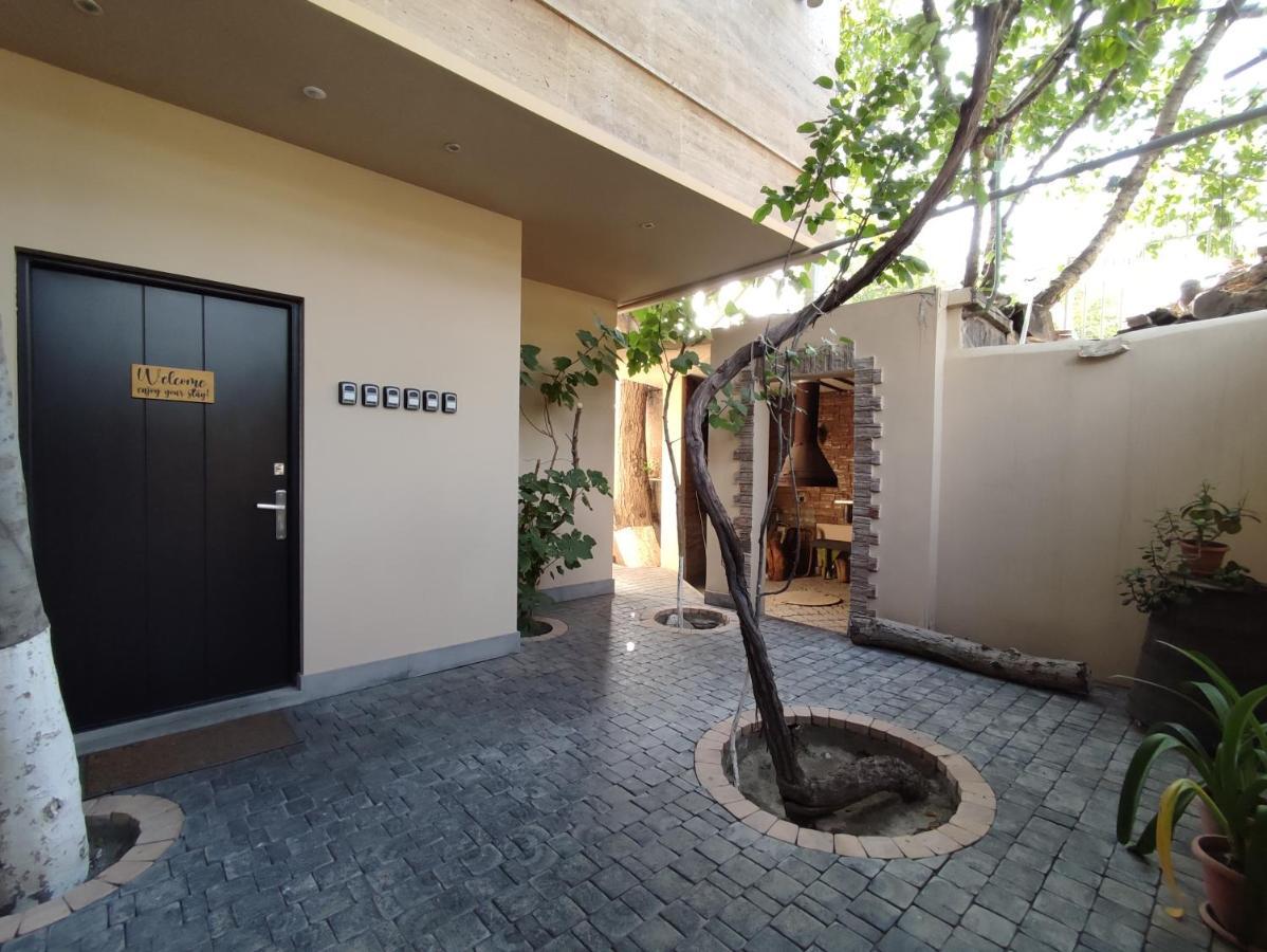Hotelise I Blue-Poppy Apartment Yerevan Ngoại thất bức ảnh