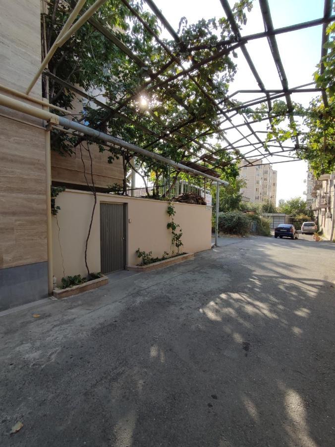 Hotelise I Blue-Poppy Apartment Yerevan Ngoại thất bức ảnh