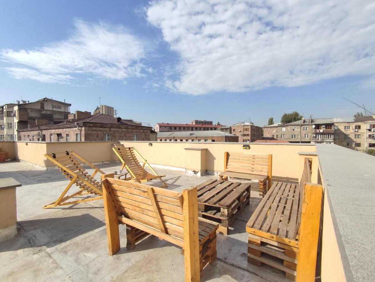 Hotelise I Blue-Poppy Apartment Yerevan Ngoại thất bức ảnh