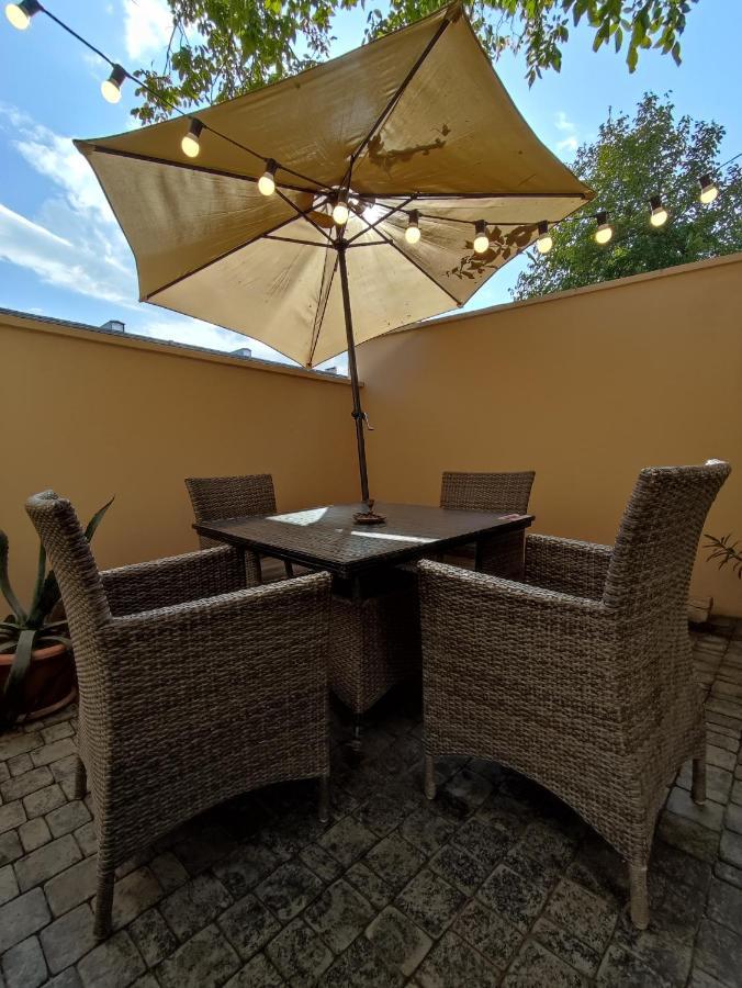 Hotelise I Blue-Poppy Apartment Yerevan Ngoại thất bức ảnh
